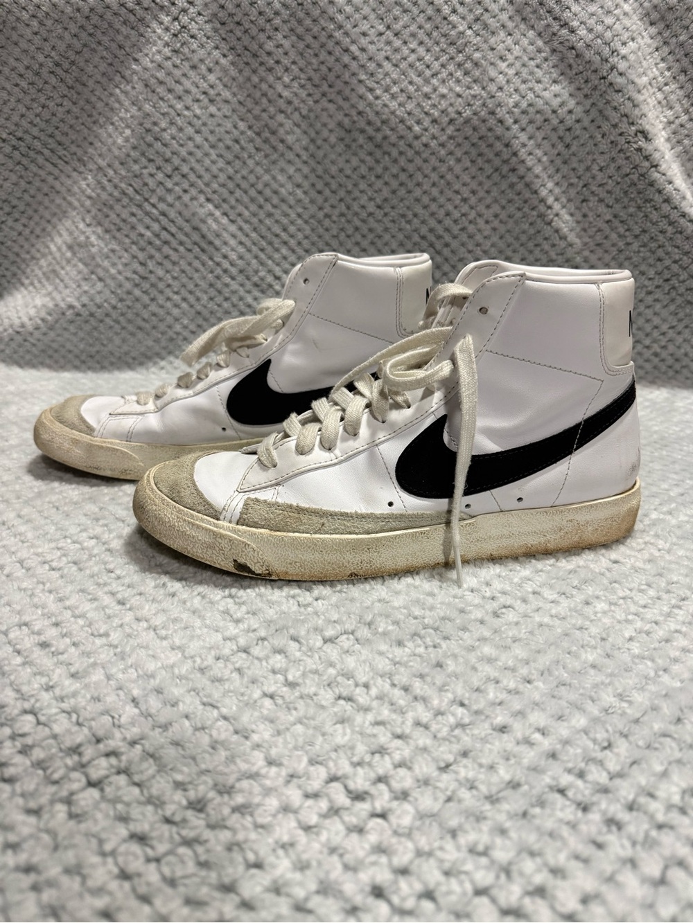 Nike High-Top Sneakers White with Black Swoosh
